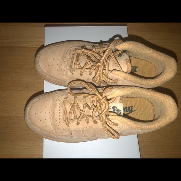 SHOES - Picture 3 of 7